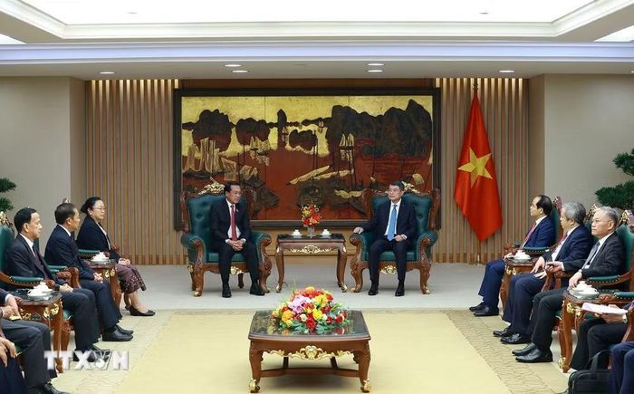 Thủ tướng Lê Minh Hưng tiếp ông Vanhxay Phongsavanh, Tổng Thanh tra Nhà nước Lào. (Ảnh: Dương Giang/TTXVN)
