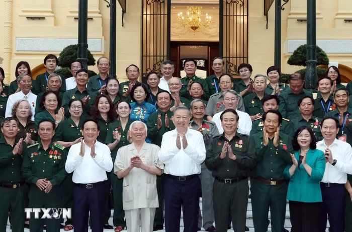 Tổng Bí thư, Chủ tịch nước Tô Lâm và các đại biểu. (Ảnh: Thống Nhất/TTXVN)