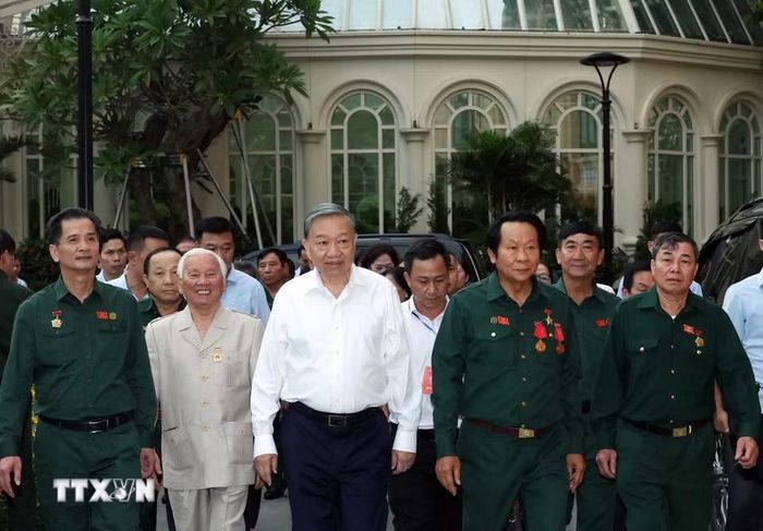 Tổng Bí thư, Chủ tịch nước Tô Lâm và các đại biểu.(Ảnh: Thống Nhất/TTXVN)