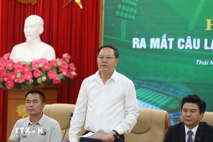 Lãnh đạo sở Văn hóa, thể thao và Du lịch tỉnh Thái Nguyên trả lời câu hỏi của báo chí. (Ảnh: Vũ Hoàng Giang/TTXVN)