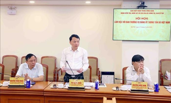 Đồng chí Đỗ Mạnh Chiến, Ủy viên Ban Thường vụ Đảng ủy, Trưởng Ban Tổ chức - Cán bộ TTXVN phát biểu. Ảnh: Phạm Kiên/TTXVN