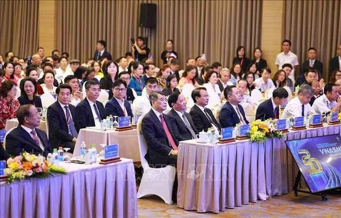 Thủ tướng Lê Minh Hưng dự Lễ kỷ niệm 20 năm thành lập Hiệp hội Doanh nghiệp nhỏ và vừa Việt Nam. Ảnh: Dương Giang/TTXVN