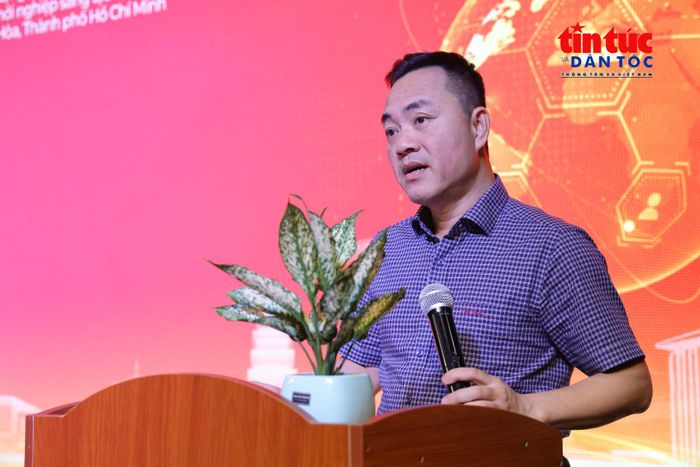 Ông Phạm Huỳnh Quang Hiếu, Phó Giám đốc Sở KH&CN TP Hồ Chí Minh, phát biểu khai mạc hội thảo.