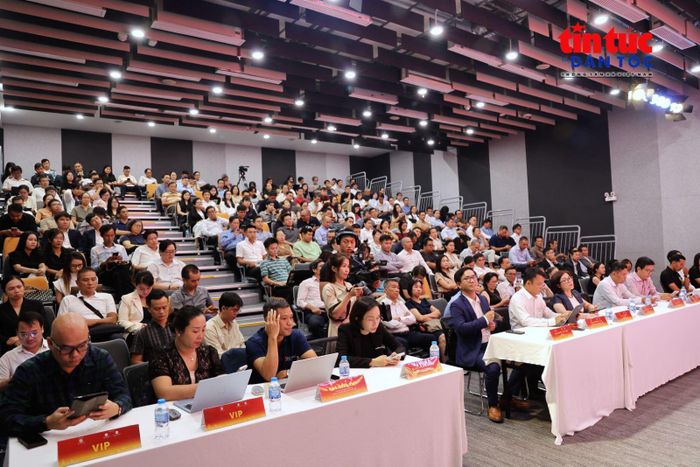 Hội thảo thu hút đông đảo doanh nghiệp, startup và đại biểu tham dự để tìm hiểu các cơ chế hỗ trợ lãi suất và bảo lãnh tín dụng của TP Hồ Chí Minh.