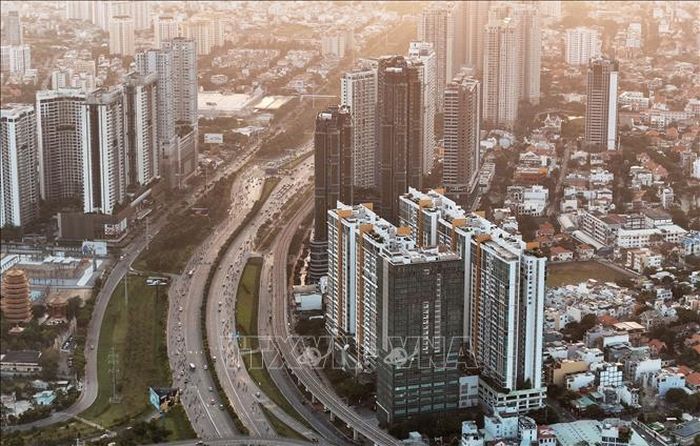 Các dự án bất động sản dọc theo đại lộ Võ Nguyên Giáp, địa bàn phường An Khánh và Bình Trưng. Ảnh: Hồng Đạt/TTXVN