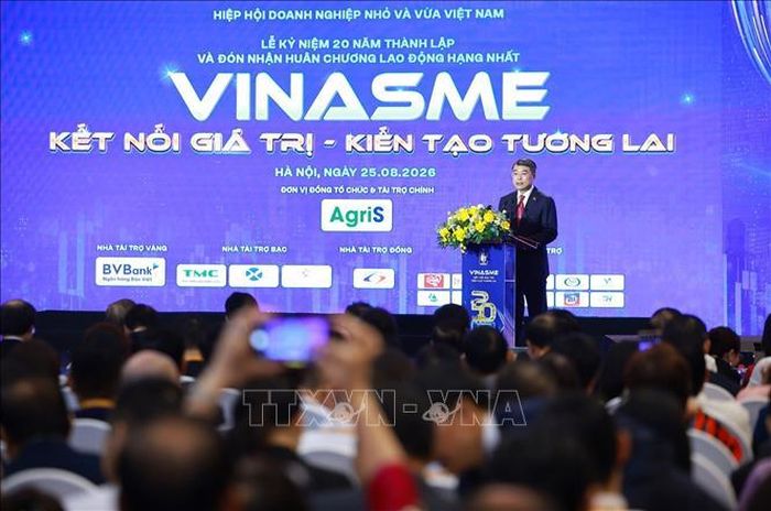 Thủ tướng Lê Minh Hưng phát biểu tại Lễ kỷ niệm 20 năm thành lập Hiệp hội Doanh nghiệp nhỏ và vừa Việt Nam. Ảnh: Dương Giang/TTXVN