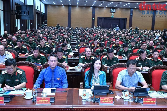 Các đại biểu tham dự hội nghị.