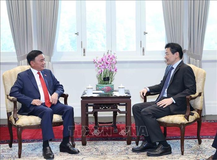 Thường trực Ban Bí thư Trần Cẩm Tú hội kiến Tổng Thư ký Đảng Hành động Nhân dân, Thủ tướng Singapore Lawrence Wong. Ảnh: Phương Hoa/TTXVN