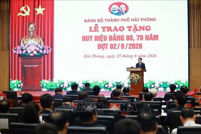 Thủ tướng Lê Minh Hưng phát biểu tại Lễ trao tặng huy hiệu 80, 70 năm tuổi Đảng cho các đồng chí đảng viên lão thành thuộc Đảng bộ Thành phố Hải Phòng. Ảnh: Dương Giang/TTXVN