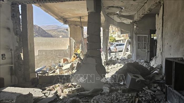 Ngôi nhà bị phá hủy sau các cuộc không kích của Israel xuống Beit Jinn, Syria. Ảnh (tư liệu): THX/TTXVN phát