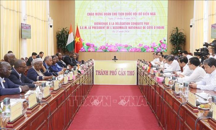 Quang cảnh buổi thăm và làm việc.