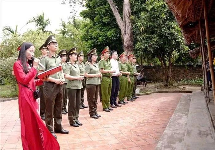 Niềm tự hào về Đại tướng trở thành động lực để thế hệ hôm nay tiếp tục phát huy tinh thần trách nhiệm, chung sức xây dựng quê hương, đất nước vững mạnh, phát triển.