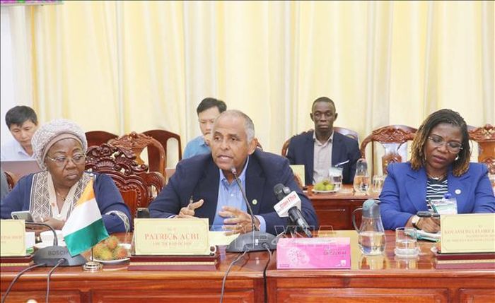 Chủ tịch Quốc hội Cộng hòa Côte d’Ivoire Patrick Achi phát biểu. Ảnh: Ngọc Thiện - TTXVN
