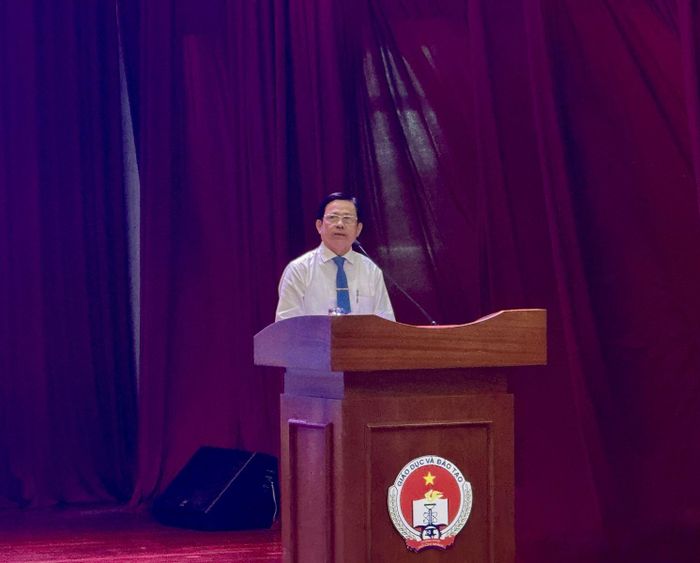 Ông Nguyễn Văn Phong, Phó Giám đốc Sở Giáo dục và Đào tạo TP Hồ Chí Minh phát biểu tại Hội nghị.