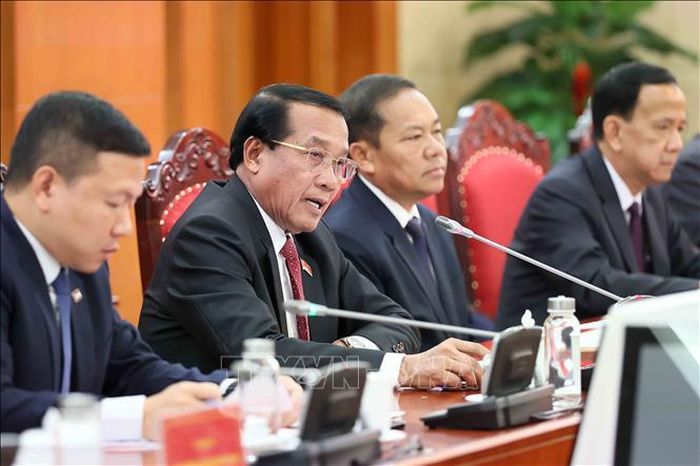 Đồng chí Vanhxay Phongsavanh, Ủy viên Bộ Chính trị, Bí thư Trung ương Đảng, Chủ nhiệm Ban Kiểm tra Trung ương, Tổng Thanh tra Nhà nước, Trưởng Ban phòng, chống tham nhũng Trung ương Đảng nhân dân Cách mạng Lào phát biểu. Ảnh: An Đăng/TTXVN
