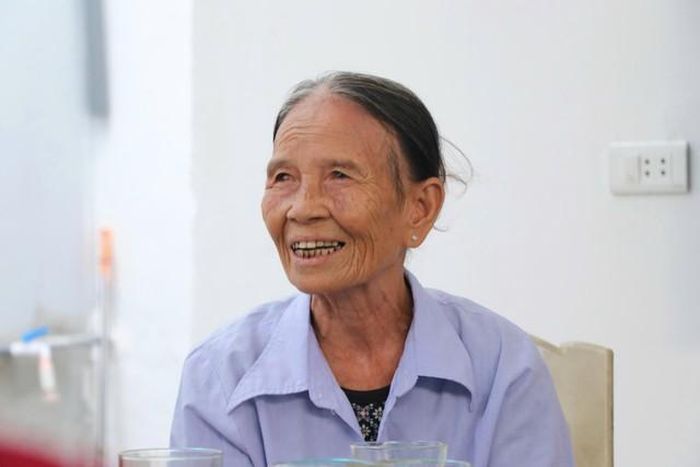 Đón nhận ngôi nhà mới vững chãi, bà Nga xúc động gửi lời cảm ơn đến UBMTTQ xã Yên Thành các đơn vị, nhà hảo tâm đã giúp đỡ gia đình.