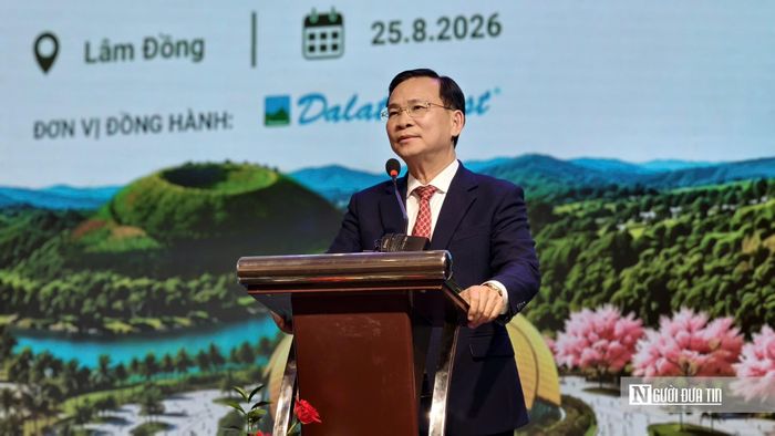 Ông Hồ Văn Mười - Chủ tịch UBND tỉnh Lâm Đồng - phát biểu tại diễn đàn.
