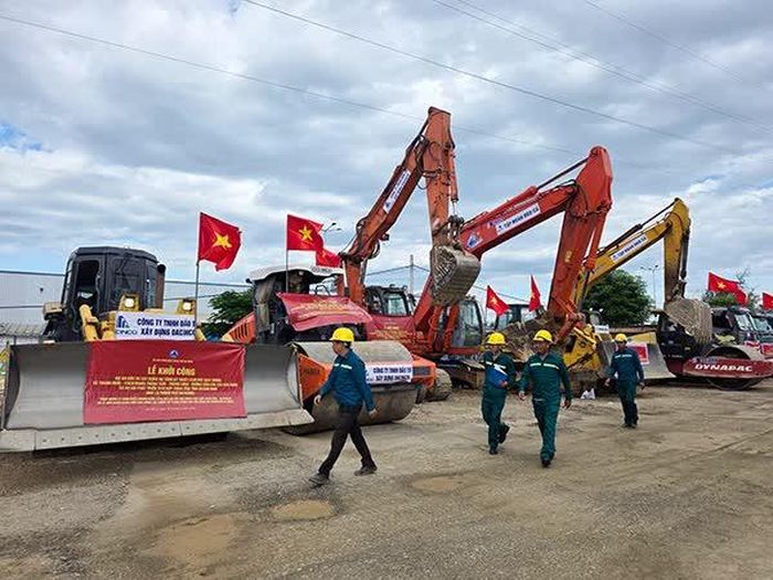 Các nhà thầu cam kết thực hiện dự án bảo đảm tiến độ, chất lượng, kỹ thuật, mỹ thuật.