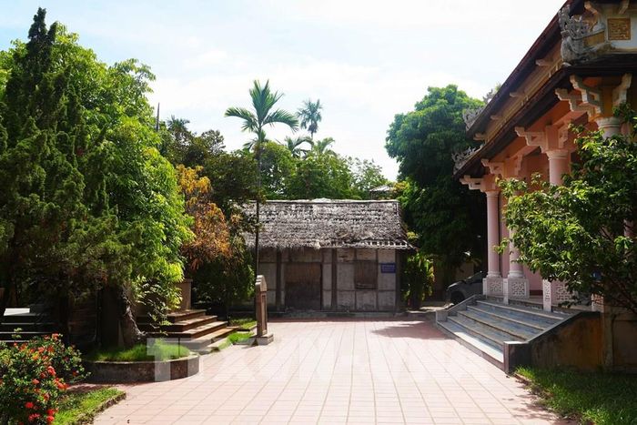 Nhà ở cụ Phan Bội Châu ở giữa Khu lưu niệm danh nhân Phan Bội Châu, phường Thuận Hóa, thành phố Huế. Ảnh: Nguyên Lý - TTXVN