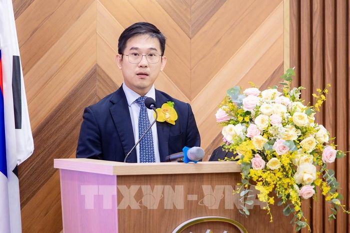 Ông Pawalit Ua-amornwanit, Tổng Giám đốc C.P. Việt Nam phát biểu tại Lễ công bố xuất khẩu lô thịt gà chế biến đầu tiên của Việt Nam sang Hàn Quốc. Ảnh: Anh Tuấn - TTXVN