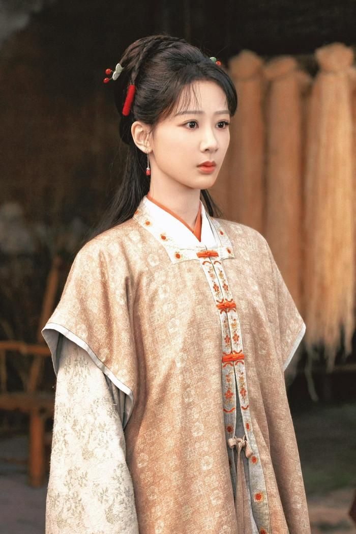 Tin đồn Dương Tử góp mặt trong Tảo Thử Lĩnh gây chú ý trong bối cảnh dự án đang cân nhắc chuyển nhân vật chính từ nam sang nữ. Ảnh: Weibo