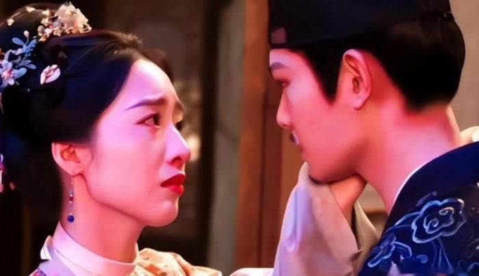 Triệu Lăng và Phó Đình Vân đều muốn bảo vệ đối phương theo cách riêng. Ảnh: Sohu.