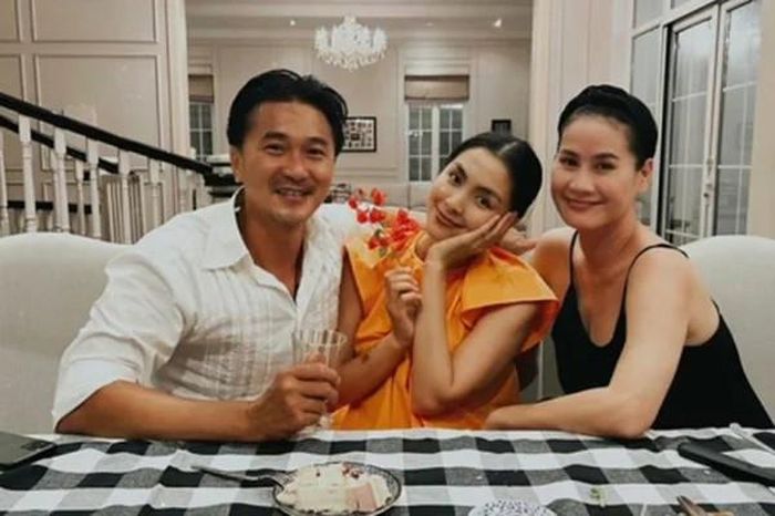 Tăng Thanh Hà, Thân Thúy Hà và Quốc Cường chơi thân hơn 20 năm qua.