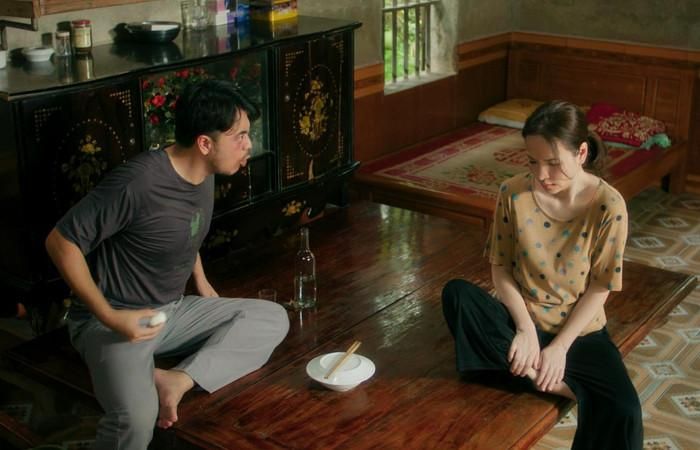 Trong phim, Quốc (MC Tuấn Tú) là người chồng khiến cuộc sống của Yến (Đan Lê) nhiều lần rơi vào căng thẳng.