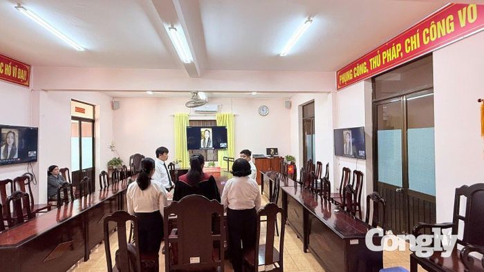 Tòa án nhân dân khu vực 1 - An Giang đã tổ chức phiên tòa xét xử trực tuyến vụ án hôn nhân và gia đình, nguyên đơn đang cư trú tại Phần Lan