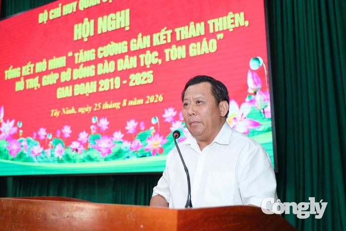 Ông Huỳnh Văn Sơn – Phó Chủ tịch UBND tỉnh phát biểu chỉ đạo hội nghị.