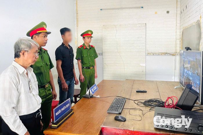 Bị cáo Ong Văn Chảo tại điểm cầu thành phần.