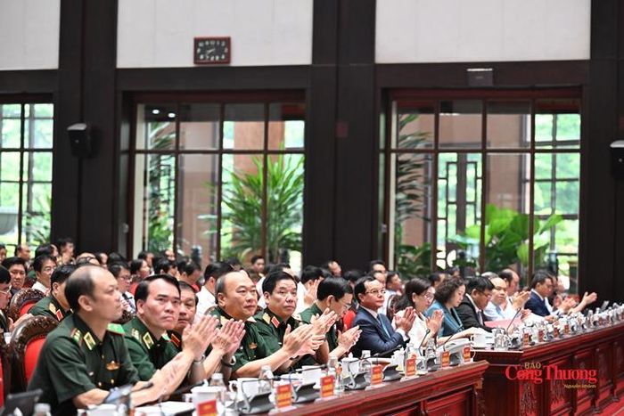 Các đại biểu tham dự tại chương trình.