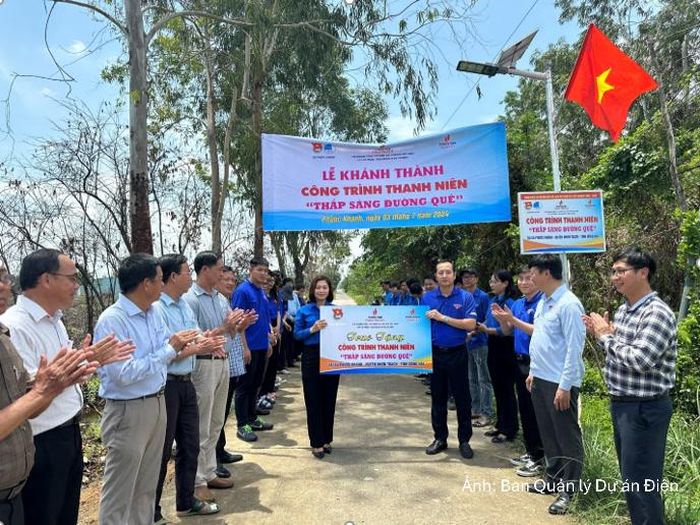 PV Power và Ban Quản lý Dự án Điện bàn giao công trình Thắp sáng đường quê