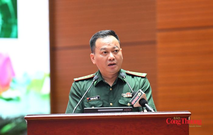Đại tá Trương Minh Đức, Chỉ huy trưởng Bộ đội Biên phòng tỉnh Lai Châu phát biểu tại hội nghị.