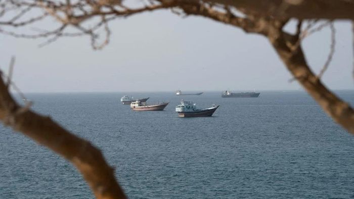 Tổng Thư ký LHQ Antonio Guterres cảnh báo gián đoạn hàng hải tại eo biển Hormuz và Biển Đỏ đang cản trở vận chuyển năng lượng, phân bón và hàng thiết yếu. Ảnh: CNN.