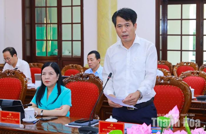 Trưởng Ban Tuyên giáo và Dân vận Tỉnh ủy Đào Xuân Yên trình bày tờ trình.