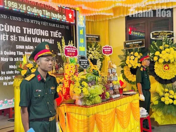 Lễ truy điệu và án táng hài cốt liệt sĩ Trần Văn Khoát đúng theo nghi lễ, quy định, phong tục địa phương.