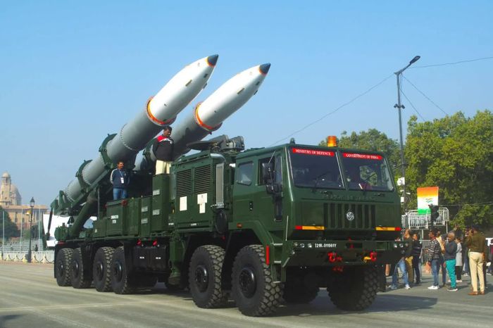 Tên lửa đạn đạo chiến thuật Pralay của Ấn Độ. Ảnh: Current Affairs.