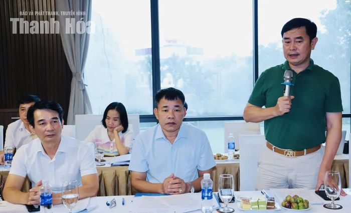 Ông Trần Tiến Dũng, Phó Chủ tịch Hiệp hội Doanh nghiệp dịch vụ Logistics Việt Nam góp ý vào đề án.