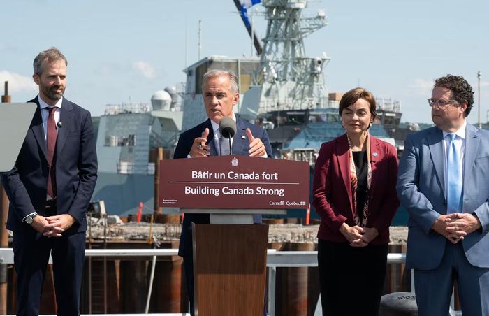 Thủ tướng Canada Mark Carney (thứ hai từ trái sang) tại một sự kiện vào ngày 24/8 - Ảnh: The Canadian Press.