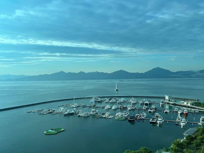 Khu vực đậu thuyền của khách sạn Hilton Shenzhen Shekou Nanhai, Trung Quốc. Ảnh: Tripadvisor