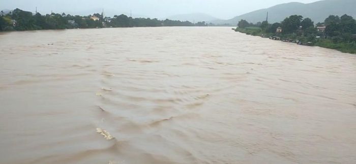 Lũ trên các sông ở Thanh Hóa đạt đỉnh, nhưng nguy cơ ngập lụt vẫn ở mức cao. Ảnh: CSCC