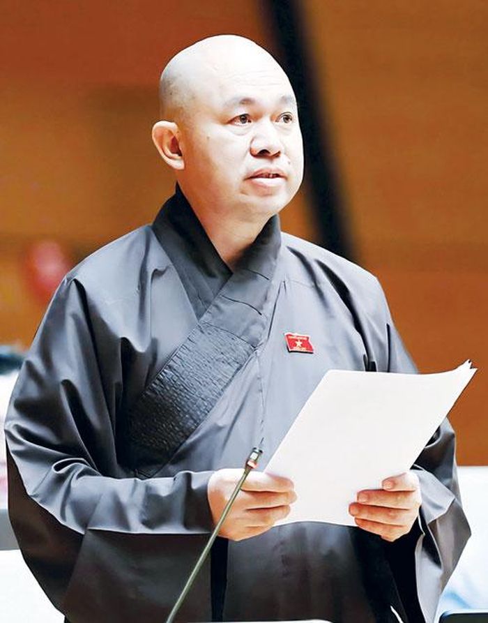Thượng tọa Thích Đức Thiện, Phó Chủ tịch, Tổng Thư ký Hội đồng Trị sự Giáo hội Phật giáo Việt Nam, Đoàn đại biểu Quốc hội tỉnh Điện Biên.