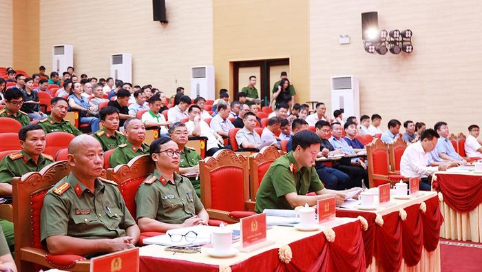 Các đại biểu dự hội nghị tuyên truyền, hướng dẫn và tháo gỡ khó khăn, vướng mắc trong công tác phòng cháy, chữa cháy và cứu nạn, cứu hộ.