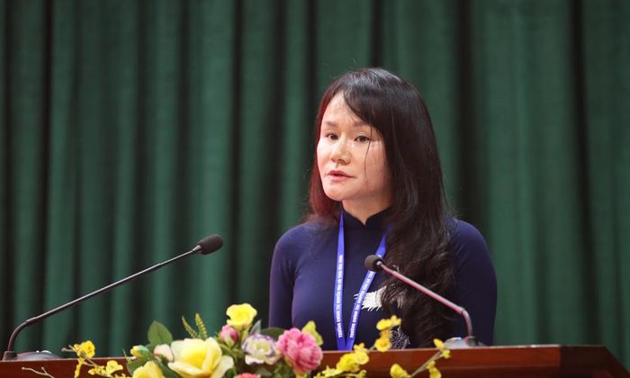 Tiến sĩ Chu Thị Ngân phát biểu tại lễ khai giảng.