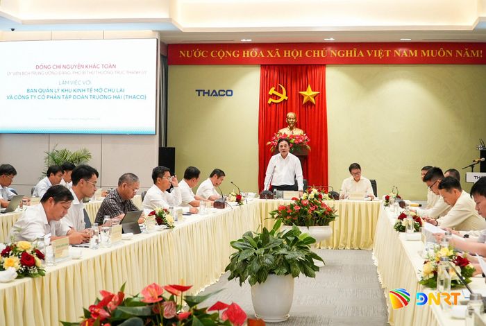 Phó Bí thư Thường trực Thành ủy Nguyễn Khắc Toàn làm việc với Ban Quản lý Khu Kinh tế mở Chu Lai và Công ty CP Tập đoàn Trường Hải. Ảnh: HỒ QUÂN