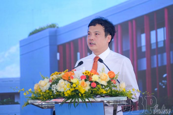 Tổng Giám đốc Tập đoàn FPT Nguyễn Văn Khoa phát biểu tại lễ khởi công.