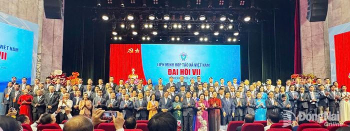 Ủy viên Ban Chấp hành Liên minh Hợp tác xã Việt Nam nhiệm kỳ 2026-2031 ra mắt đại hội. Ảnh: CTV