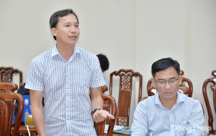 Giám đốc Ban Quản lý dự án đầu tư xây dựng công trình nông nghiệp và phát triển nông thôn tỉnh Đồng Tháp Hồ Vĩnh Quan phát biểu ý kiến tại buổi làm việc.