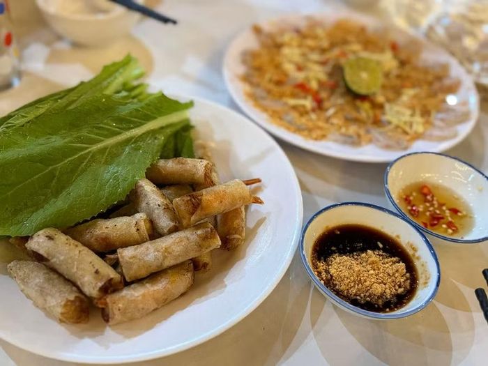 Chả ram tôm đất - đặc sản nổi tiếng của Quy Nhơn, du khách có thể cấp đông và đem về làm quà. Ảnh: Phương Vi